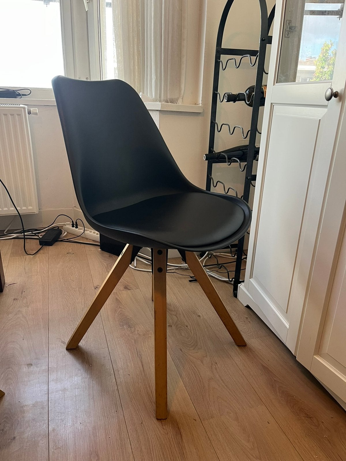 Set van 5 zwarte eetkamerstoelen (€20 p.s, set voor €80), Huis en Inrichting, Ophalen, Zwart, Zo goed als nieuw, Vijf, Zes of meer stoelen