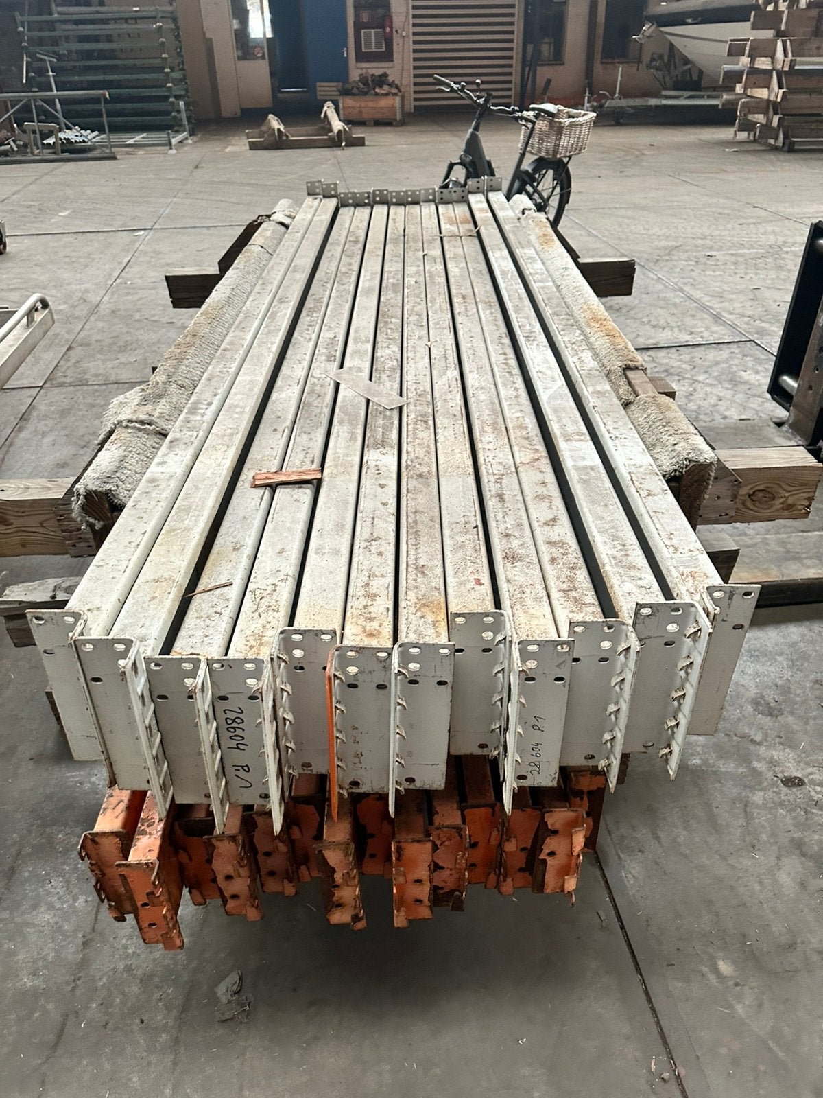 Palletstelling gebruikt ter overname!, Ophalen