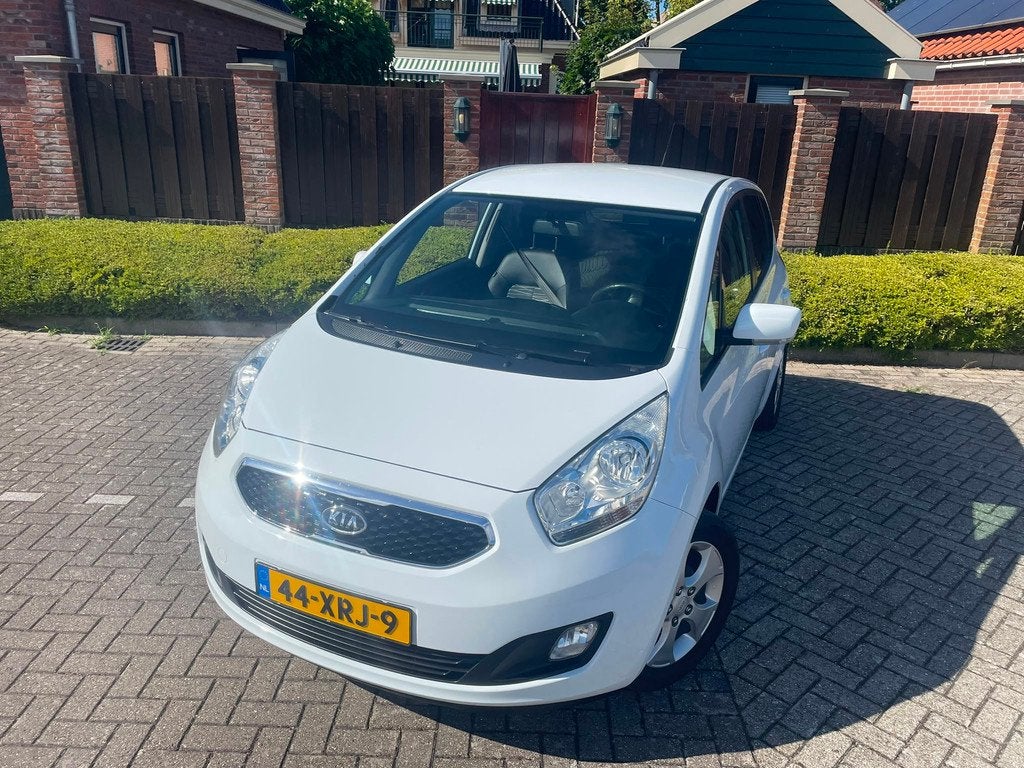 Kia Venga 1.6 CVVT Super Pack NAVI HOGE INSTAP TREKHAAK PDC, Auto's, Kia, Voorwielaandrijving, Euro 5, 125 pk, Gebruikt