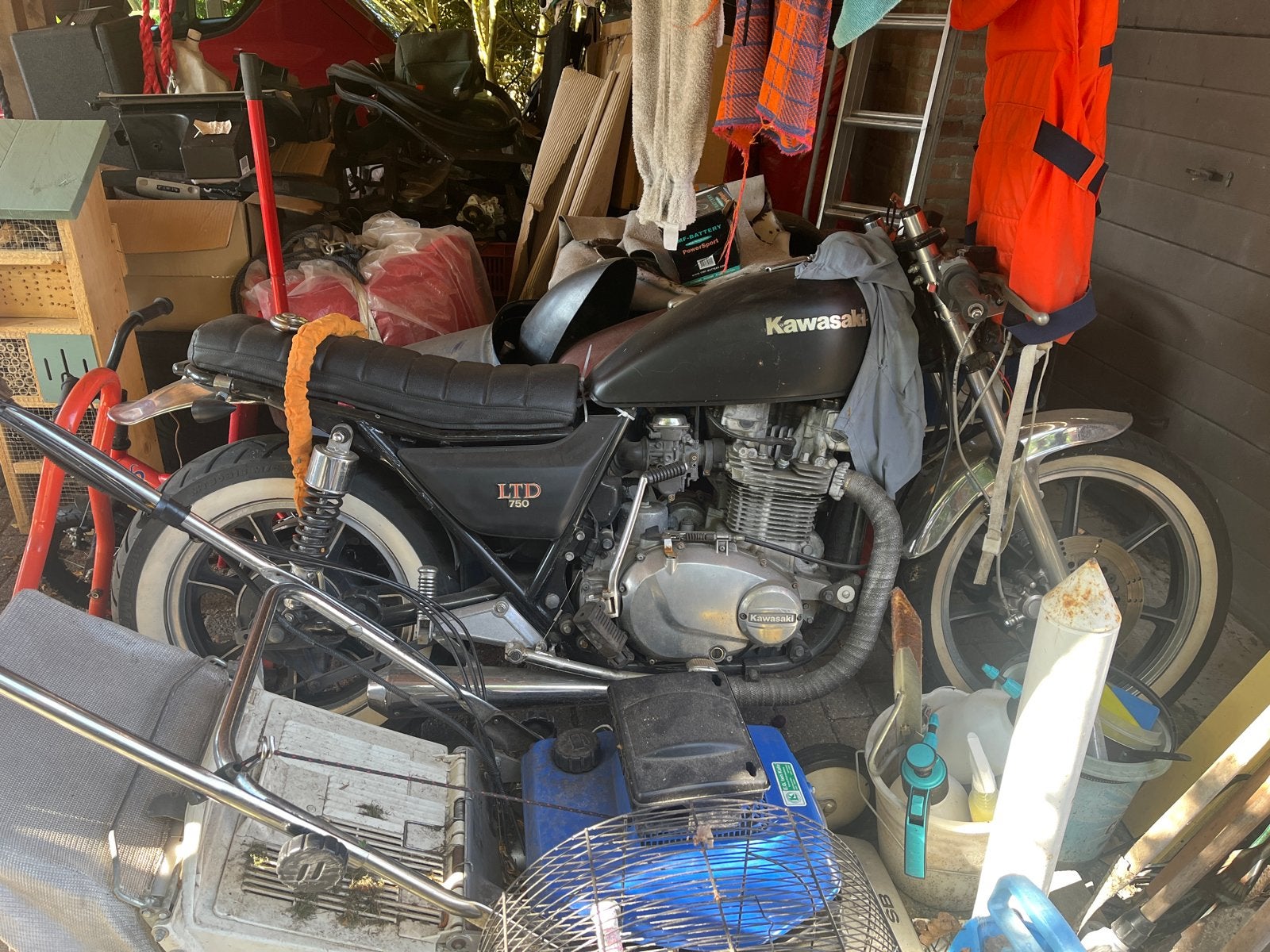 Kawasaki KZ 750 Twin  ltd  bj 83 eventueel met zijspan, 2 cilinders, Particulier, Overig, Handgeschakeld