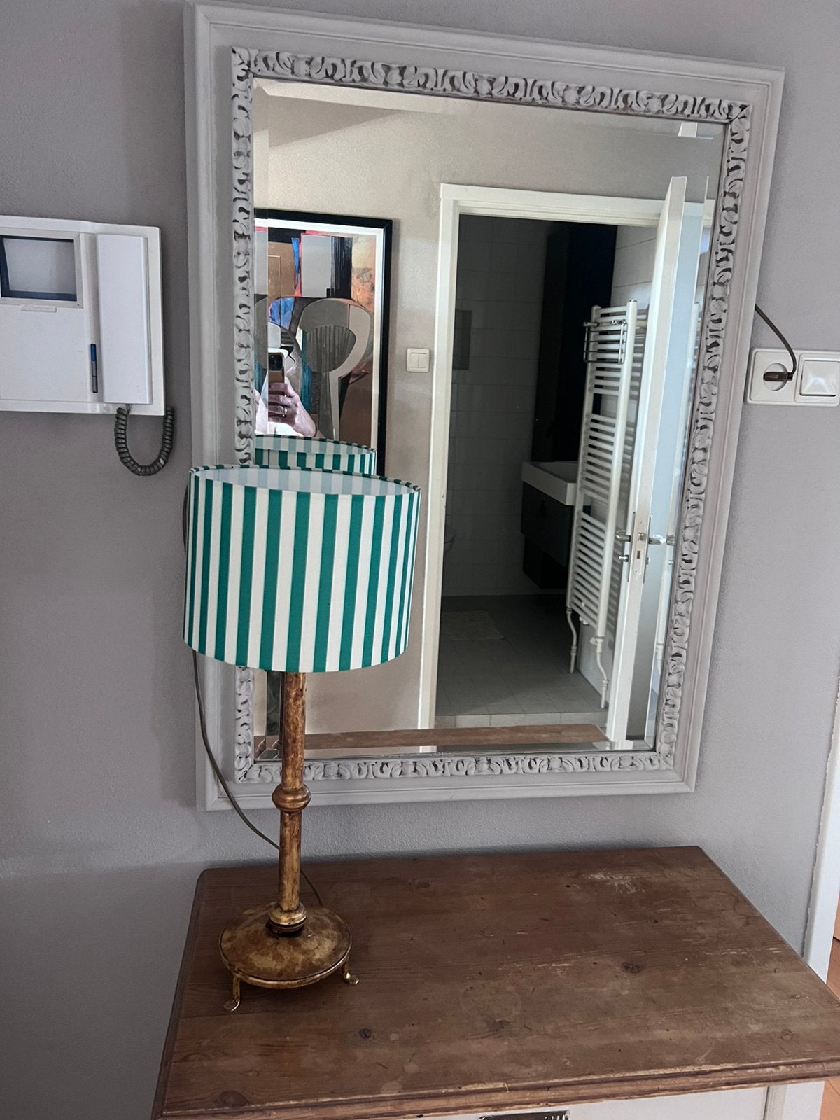 Toffe beige brocante spiegel 76 cm x 104,5 cm, Ophalen, Zo goed als nieuw, Rechthoekig