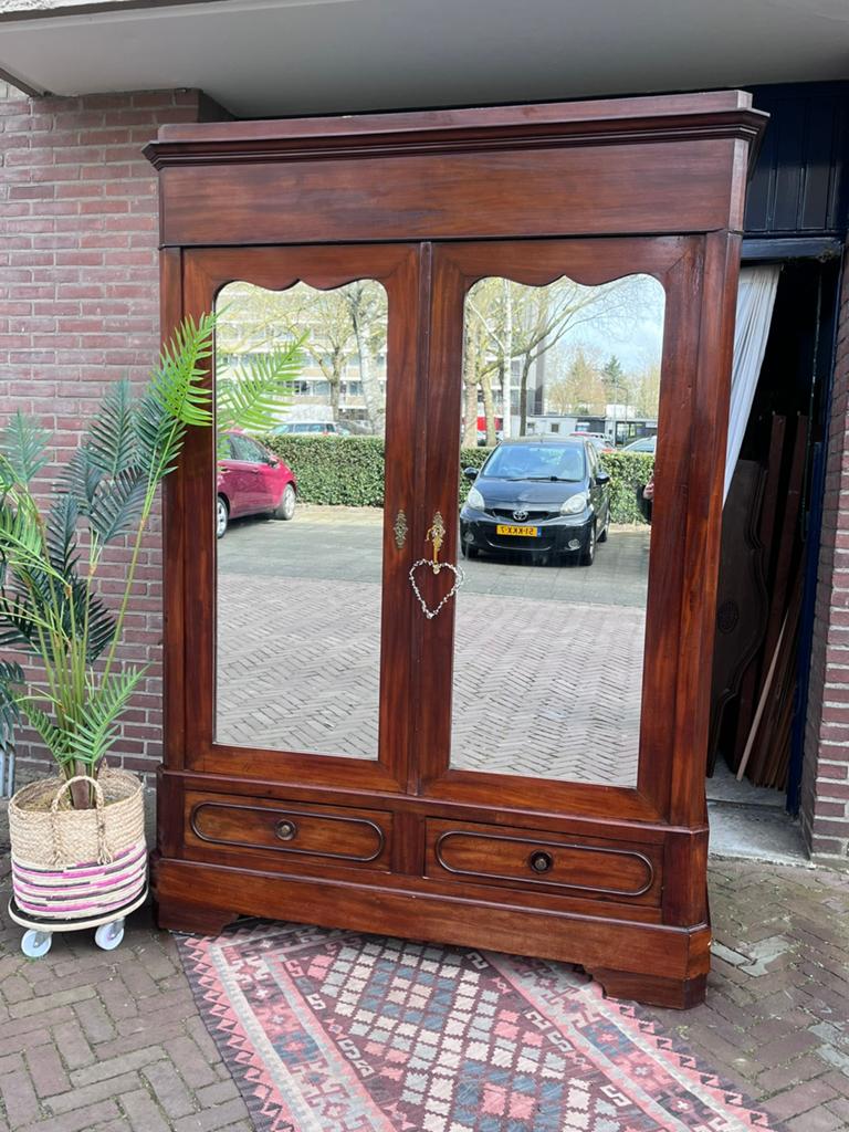 Stoere antieke kledingkast, Ophalen of Verzenden