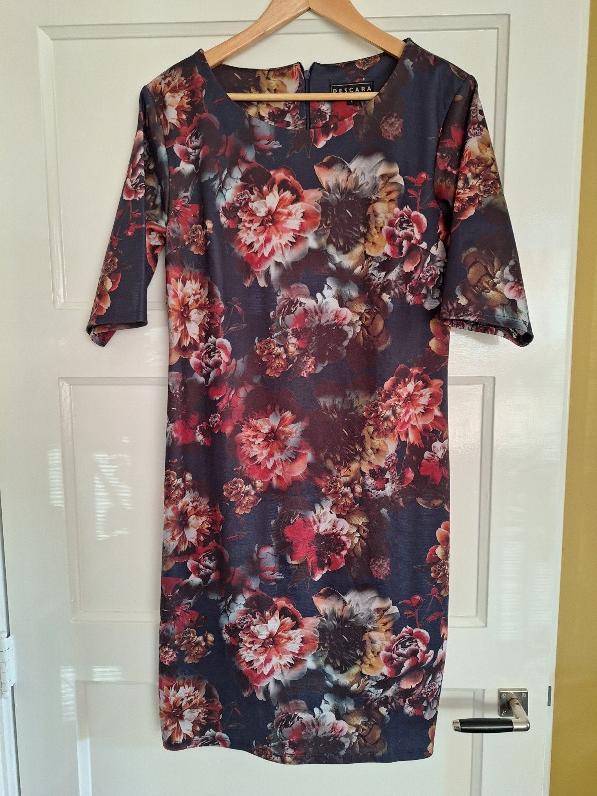 Pescara jurk maat L met bloemenprint en rits op de rug, Kleding | Dames, Meerkleurig, Maat 42/44 (L), Pescara, Ophalen of Verzenden