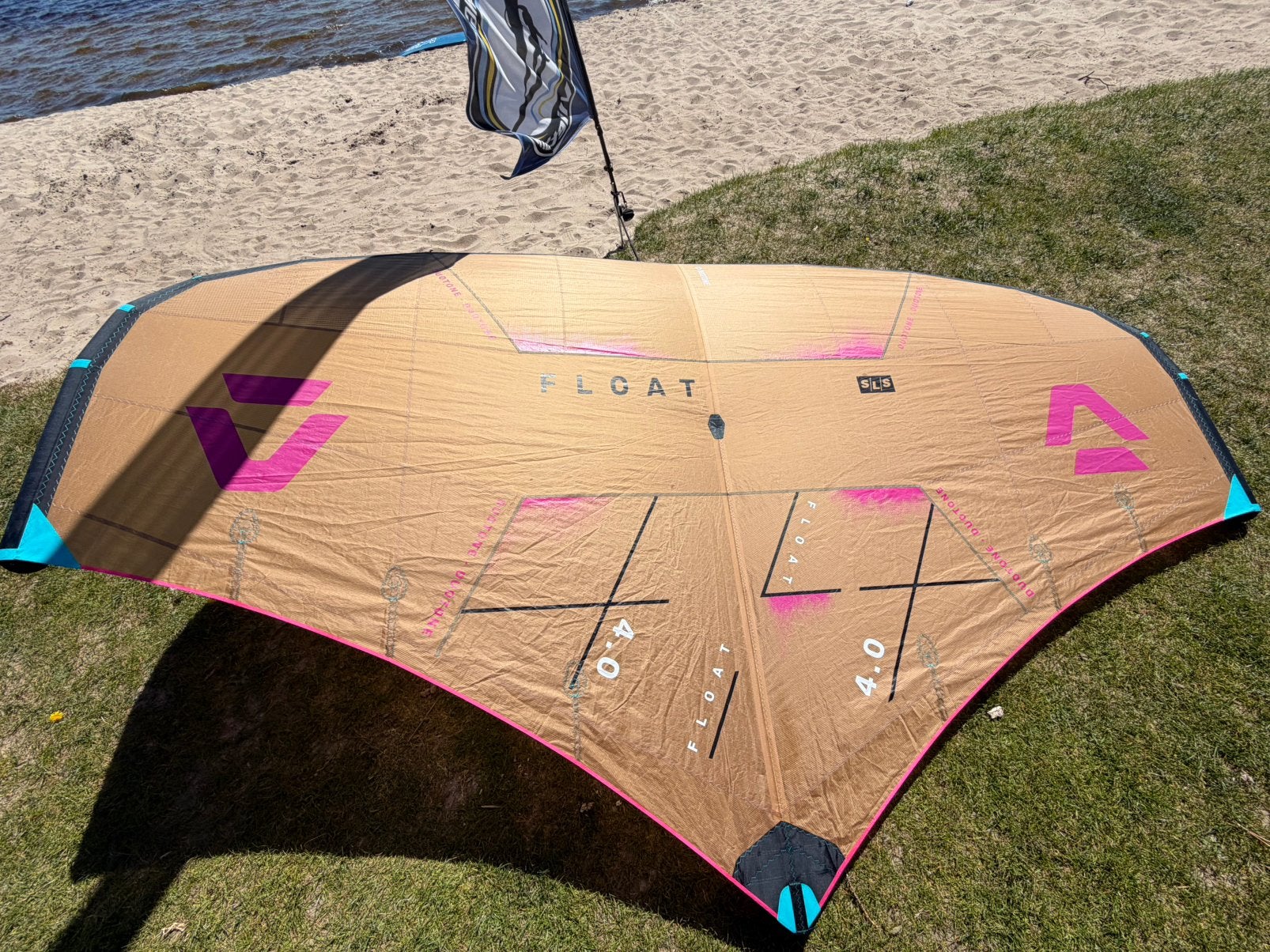 Duotone Float SLS 4 meter nieuwstaat, Watersport en Boten, Wingsurfen, Ophalen of Verzenden, Zo goed als nieuw, Wingsurf-wing