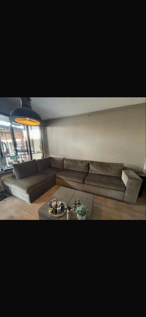 Mooie ruime hoekbank taupe, Huis en Inrichting, Banken | Bankstellen, Gebruikt, Hoekbank, Vierpersoons of meer, 300 cm of meer