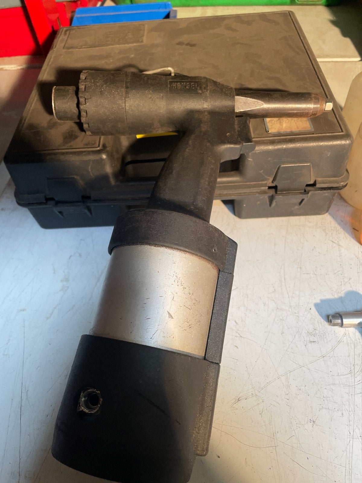 HONSBEL blindklinknageltang met koffer, Doe-het-zelf en Verbouw, Gereedschap | Handgereedschap, Ophalen, Gebruikt