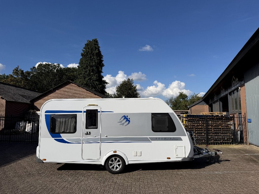 KNAUS SÜDWIND SILVERLINE 450 FU, LUXE, ZEER SCHERP GEPRIJSD!, Caravans en Kamperen, Mover, Rondzit, Lengtebed, Particulier