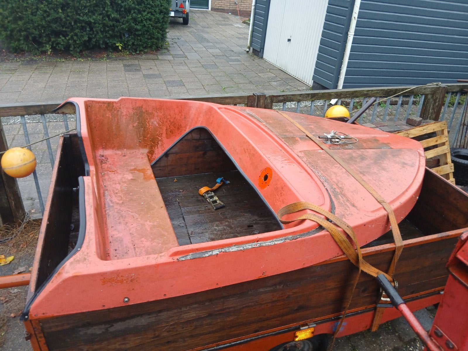 bovenkant van een speedbootje, Ophalen, Motorboot