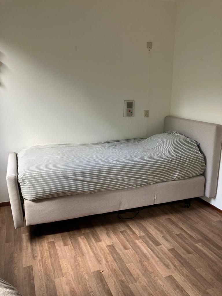Boxspringbed 90 x 200 cm electrisch, Verstelbaar, 90 cm, Eenpersoons, Neutraal