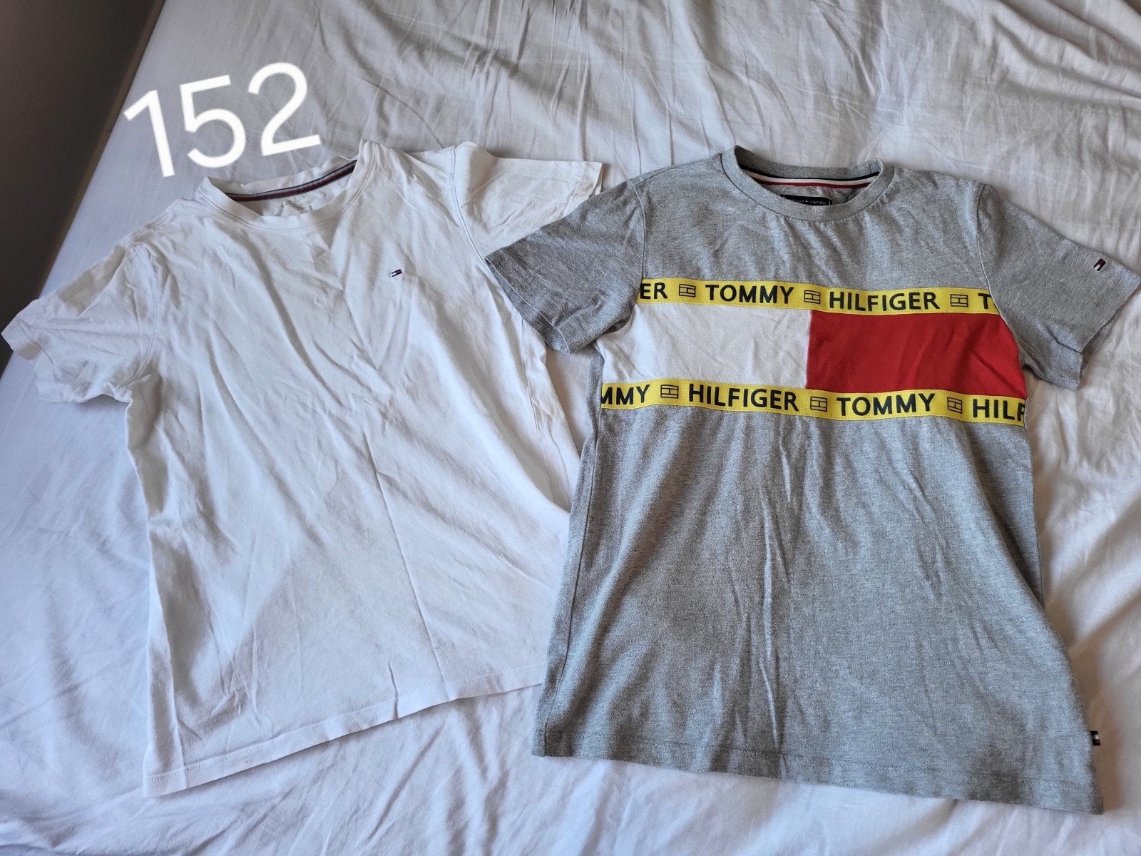 Tommy Hilfiger T-shirts Maat 152 (2 stuks) 💫, Kinderen en Baby's, Kinderkleding | Maat 152, Ophalen of Verzenden, Shirt of Longsleeve