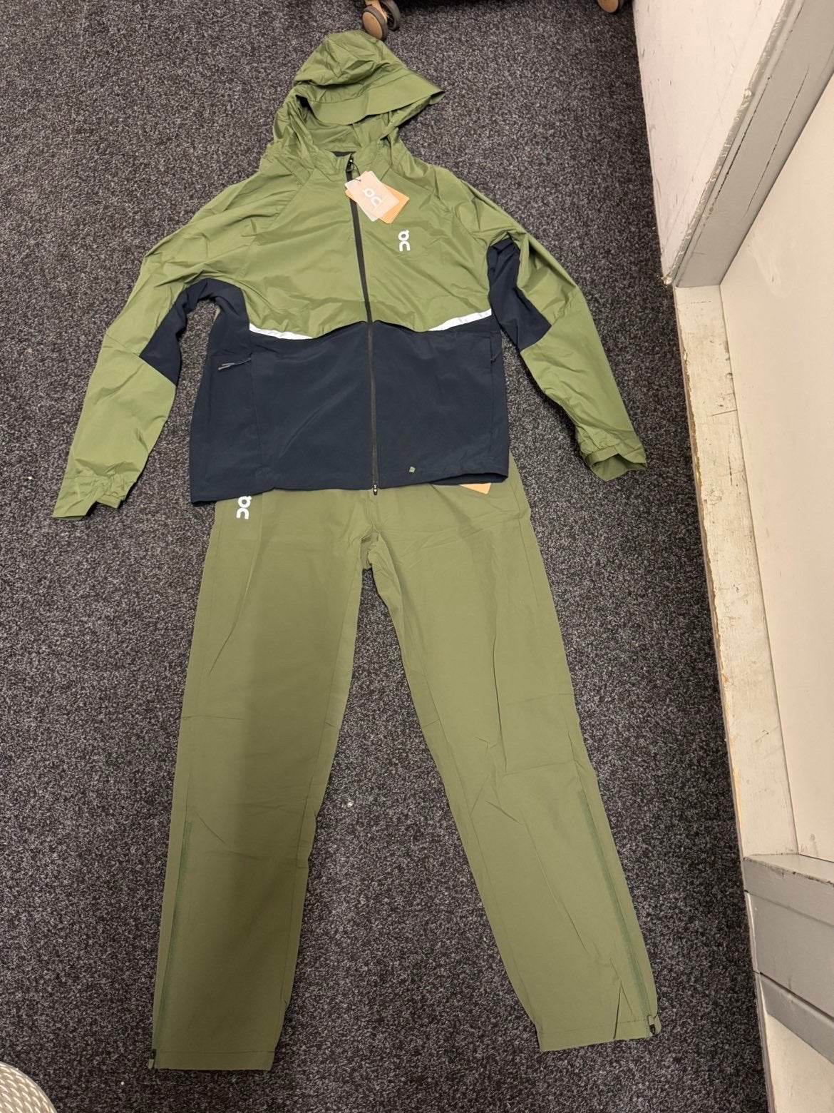 Oncloud Trainingspak Groen - S, Kleding | Dames, Sportkleding, Maat 38/40 (M), Nieuw, Ophalen of Verzenden, Hardlopen of Fietsen