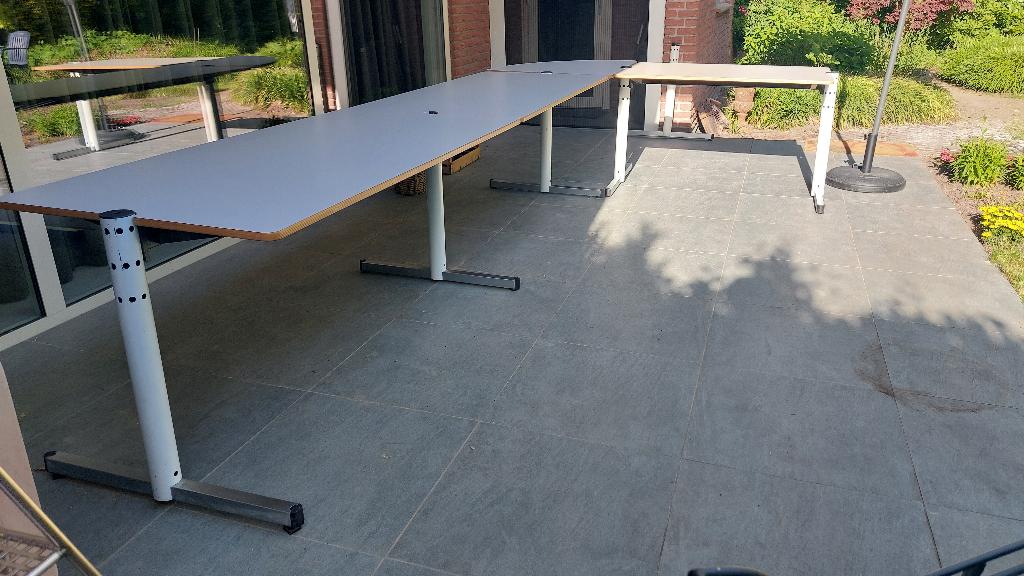 Gispen bureaus / (werk)tafels design, Huis en Inrichting, Bureaus, Ophalen, Gispen, Gebruikt, In hoogte verstelbaar