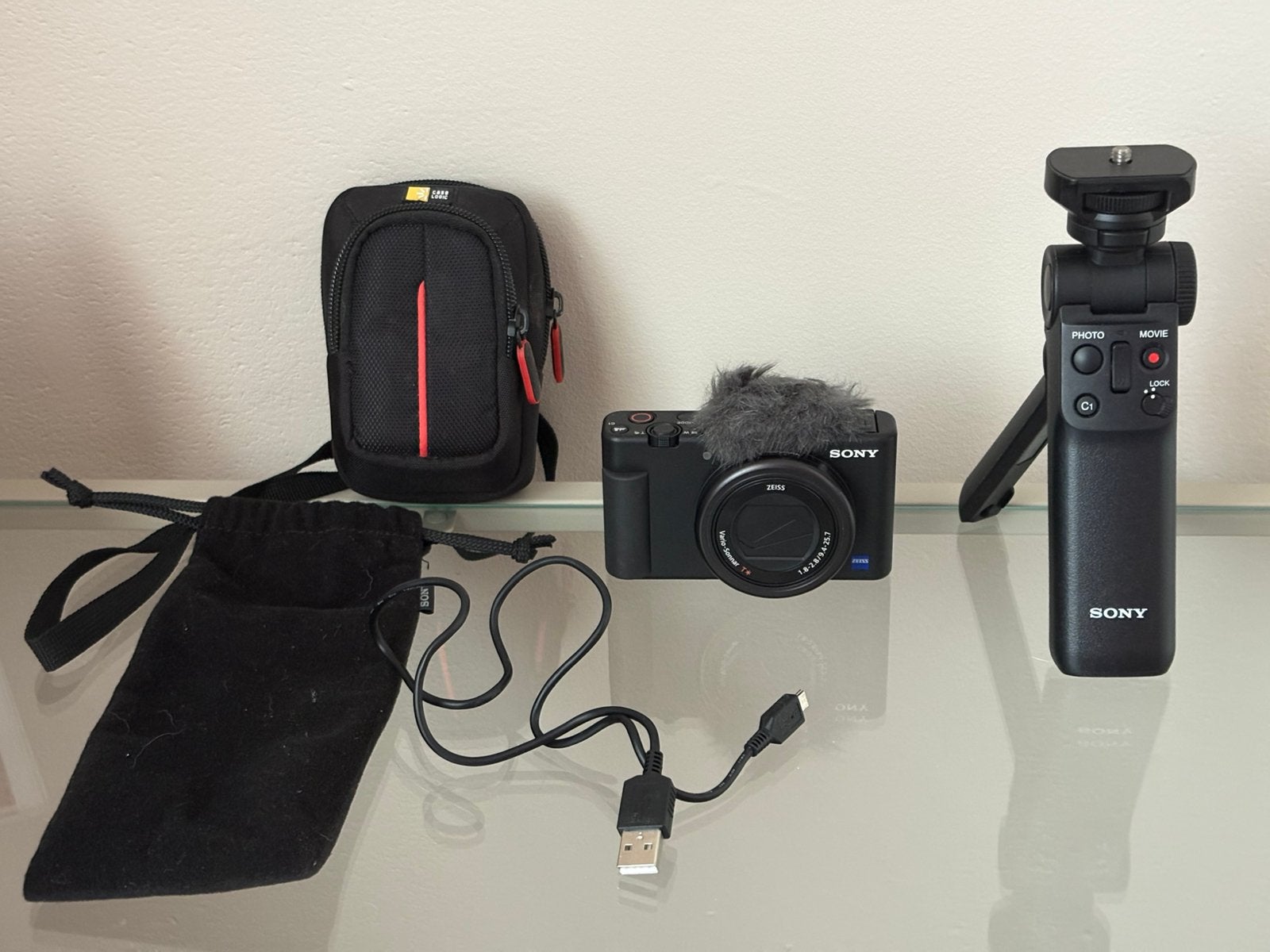 Sony camera  ZV1 + sony tripod, Ophalen, Zo goed als nieuw, Sony, 20x of meer