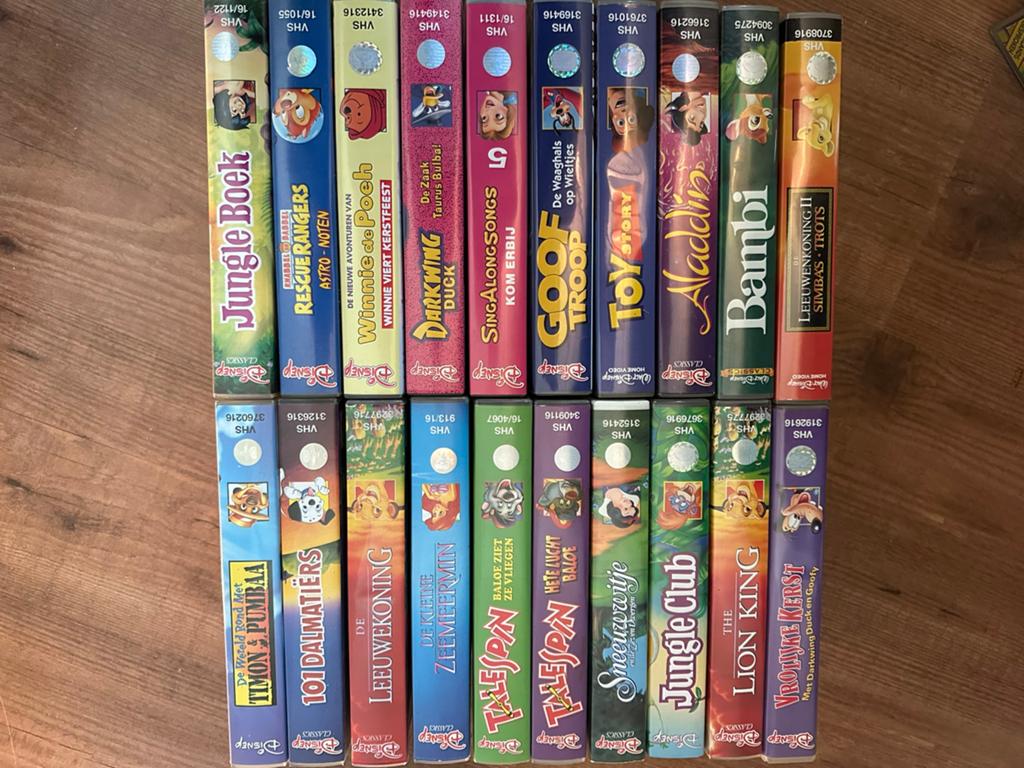 20 Disney Classic tekenfilms en 6 andere tekenfilms, Cd's en Dvd's, VHS | Kinderen en Jeugd, Ophalen, Tekenfilm, Alle leeftijden
