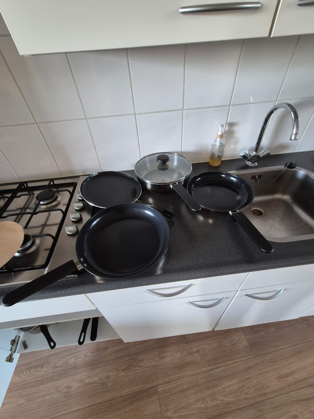 Kookpannen en koekenpannen voor gaskookplaat, Ophalen