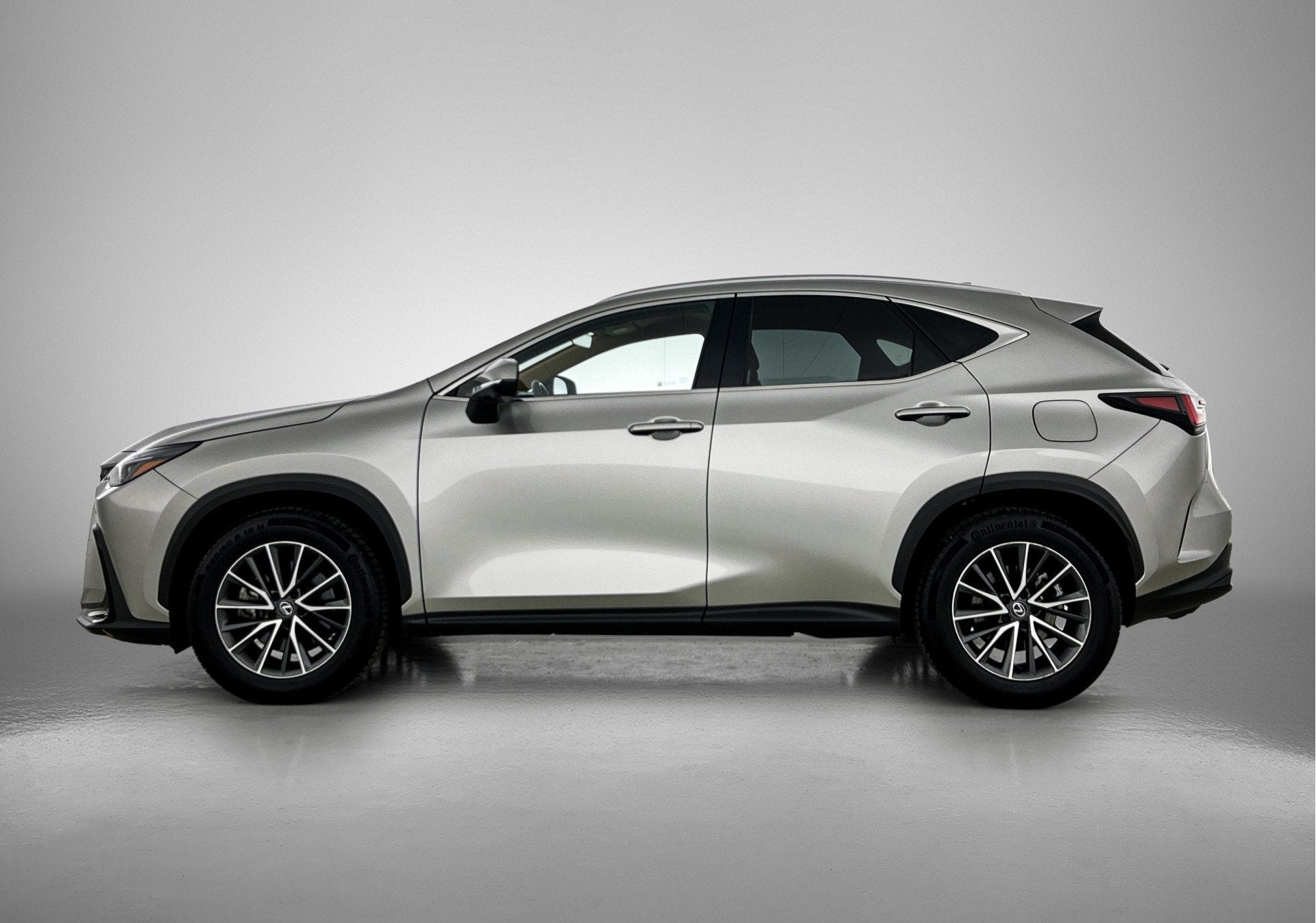 Lexus NX 450h+ AWD Luxury Line | BTW voertuig | 360 Camera |, Auto's, Lexus, Automaat, 12 maanden, Gebruikt, Euro 6