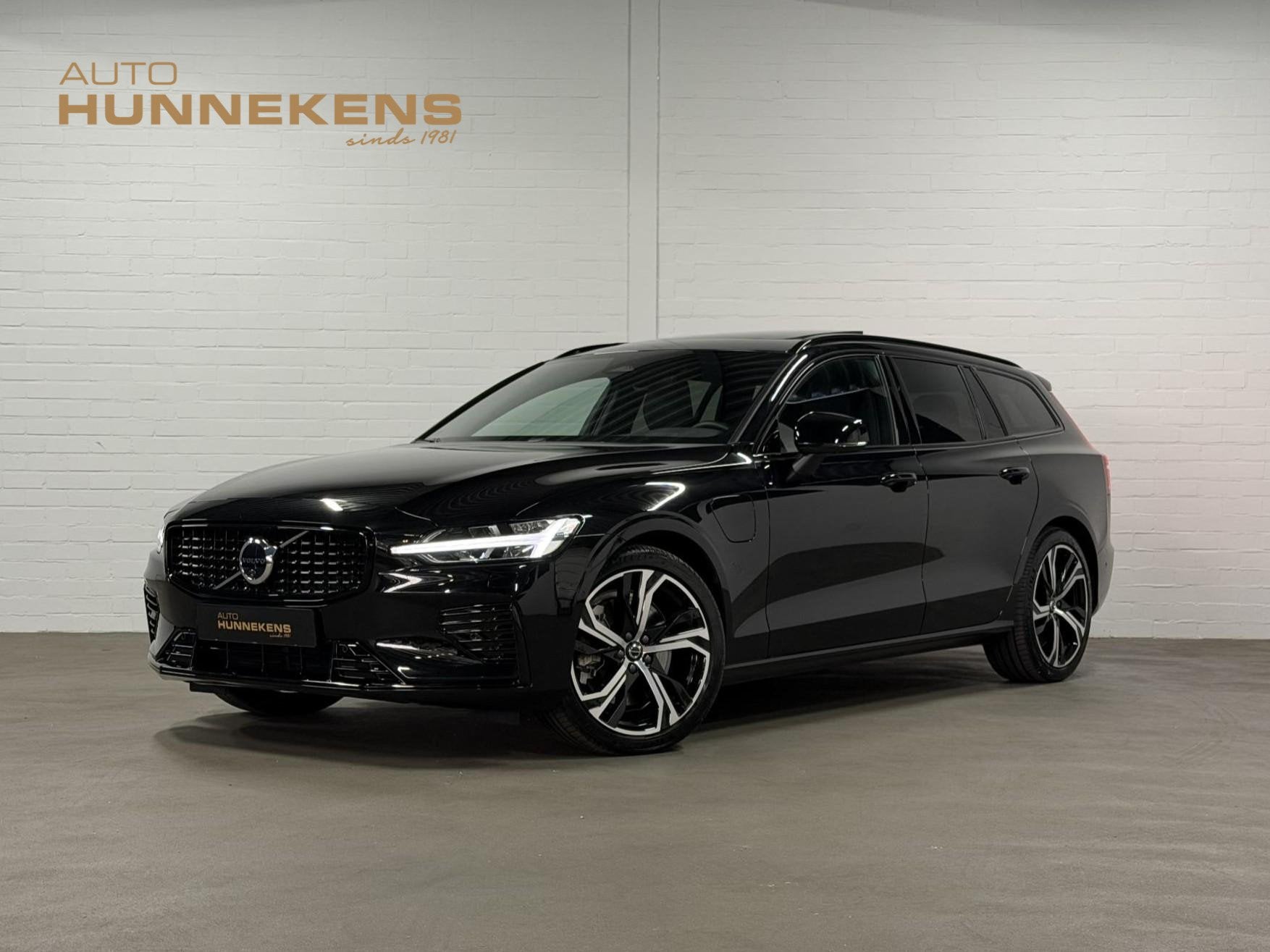 Volvo V60 2.0 T6 Plug-in hybrid AWD Plus Dark Open dak | Har, Automaat, 12 maanden, Gebruikt, Euro 6