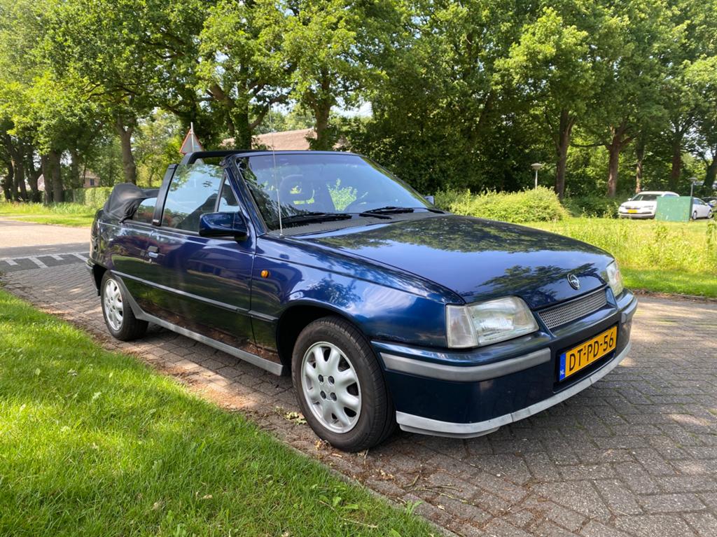 Opel Kadett 1.6 I Cabrio U9 1992 klassieker Oldtimers.., Auto's, Voorwielaandrijving, 450 kg, 74 pk, 4 cilinders