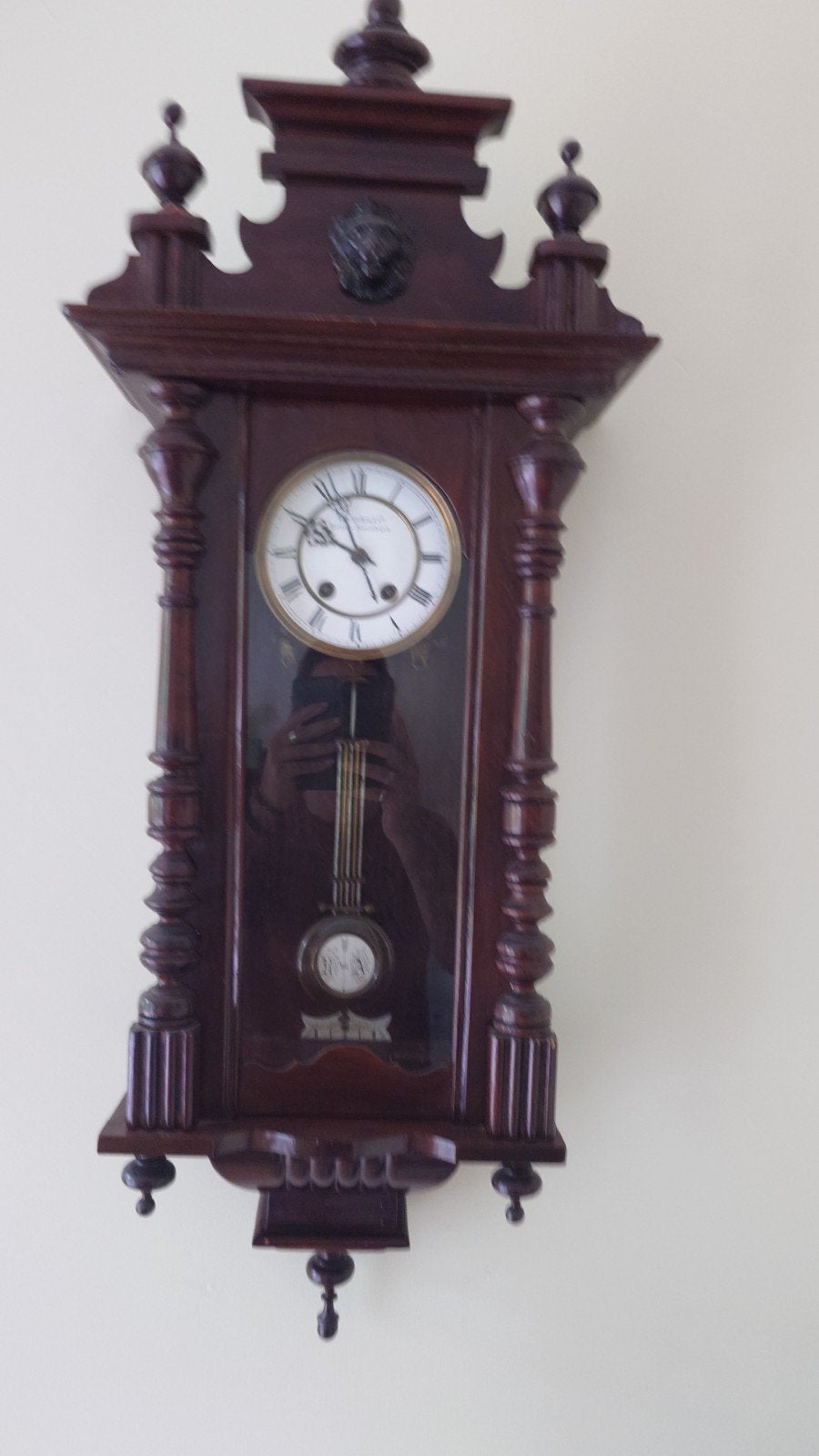 Antieke houten wandklok met slinger, Ophalen of Verzenden