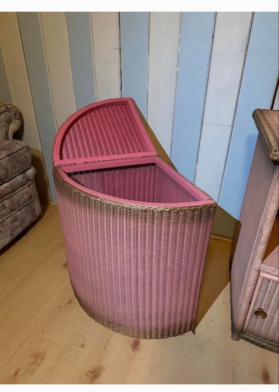 Vintage Lloyd Loom Set - Lounge Stoel, Wasmand, Nachtkastje, Ophalen