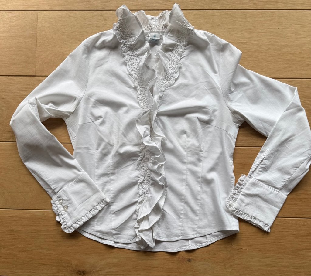 witte blouse lange mouw met ruches, Maat 38/40 (M), Wit, Ophalen of Verzenden, Zo goed als nieuw