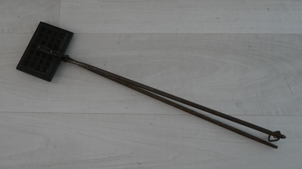 antiek wafelijzer, gietijzer, sluiting te vergrendelen, Ophalen of Verzenden