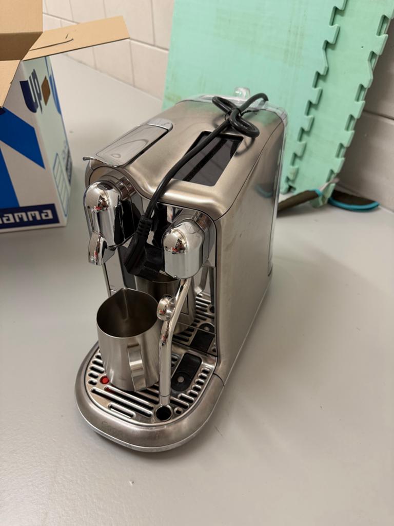 Sage Creatista Pro Nespresso machine, Witgoed en Apparatuur, Koffiezetapparaten, Ophalen, Koffiemachine, Zo goed als nieuw, 2 tot 4 kopjes