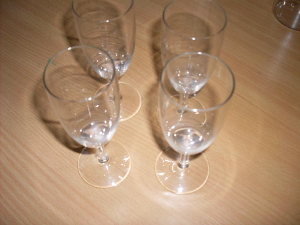4 ongebruikte borrel glaasjes op voet, Ophalen, Glas of Glazen, Nieuw, Glas