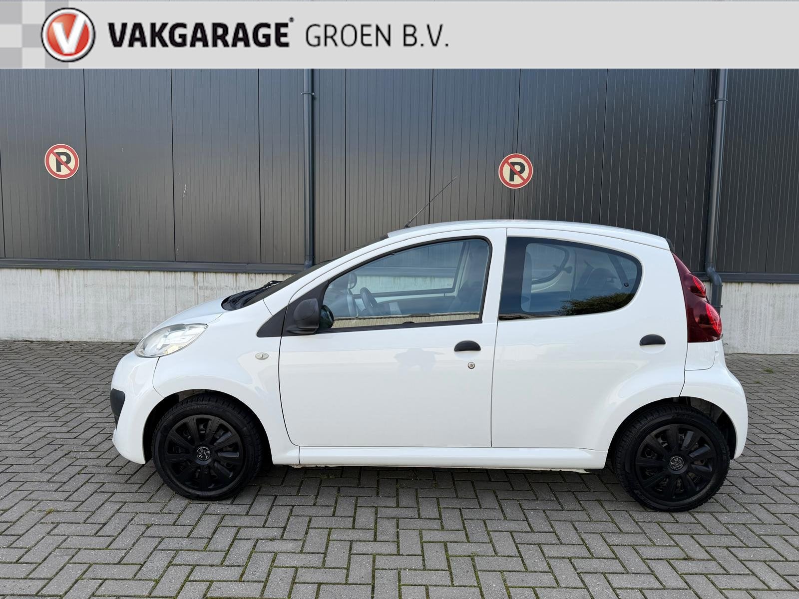 Peugeot 107 1.0 Blue Lease 5-drs (68pk) Airco / Radio-CD spe, Voorwielaandrijving, Euro 5, Stof, Gebruikt