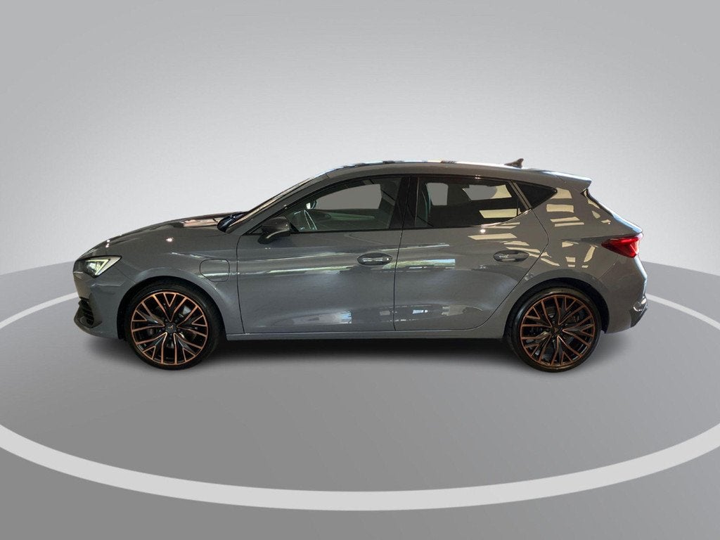 CUPRA Leon 1.4e-Hybrid 180kW/245PK VZ · Navigatie · Leder/, Stof, Gebruikt, 4 cilinders, Leon