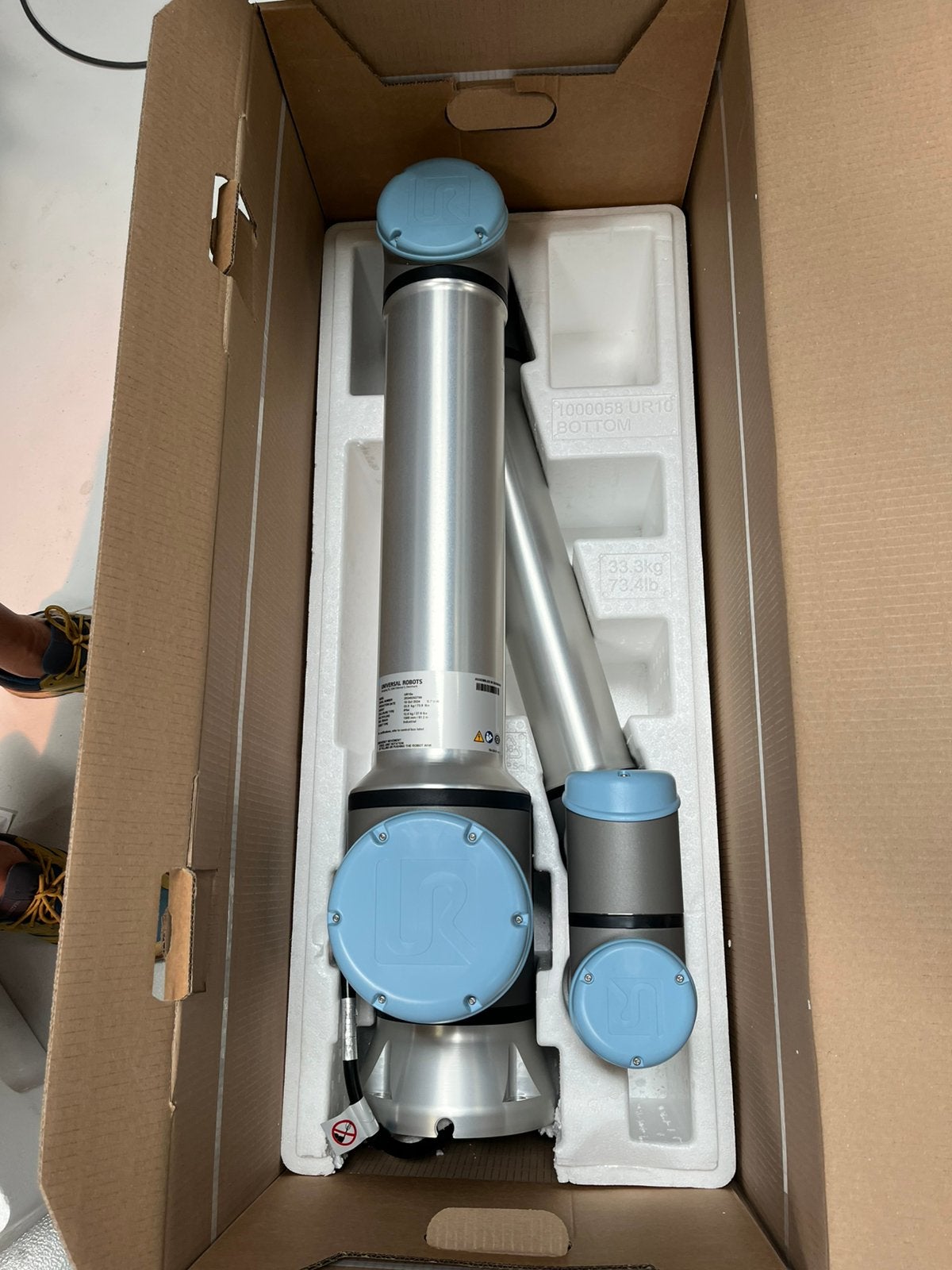 Universal Robots UR10e Robotarm met Control Box, Ophalen, Doos, 100 cm of meer, Minder dan 35 cm
