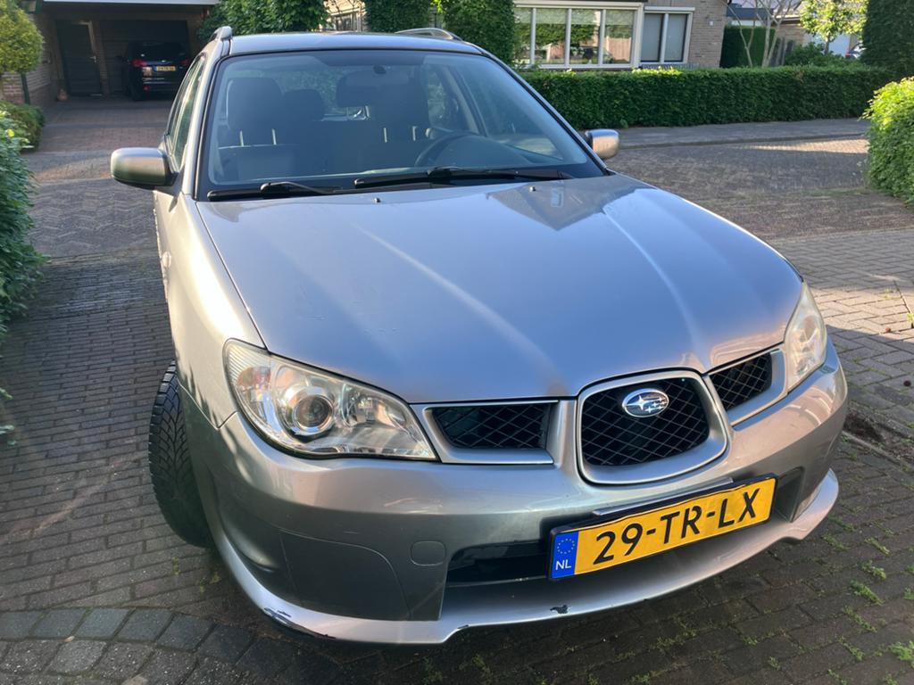 Subaru Impreza 1.5 Plus AWD 2007 Grijs, 13 km/l, 1498 cc, 4 cilinders, 400 kg