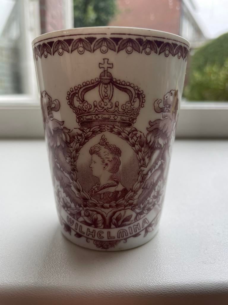 25 jarig  regerings Jubileumsuitgave Wilhelmina 1898-1923, Ophalen of Verzenden, Zo goed als nieuw, Nederland, Servies