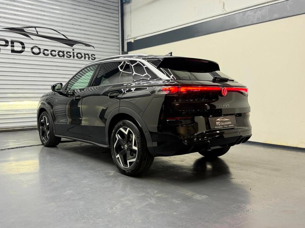 Volkswagen T-Roc 1.5 eTsi R-Line First Edition - IQ Lights -, 1374 kg, Zwart, 4 cilinders, 150 pk