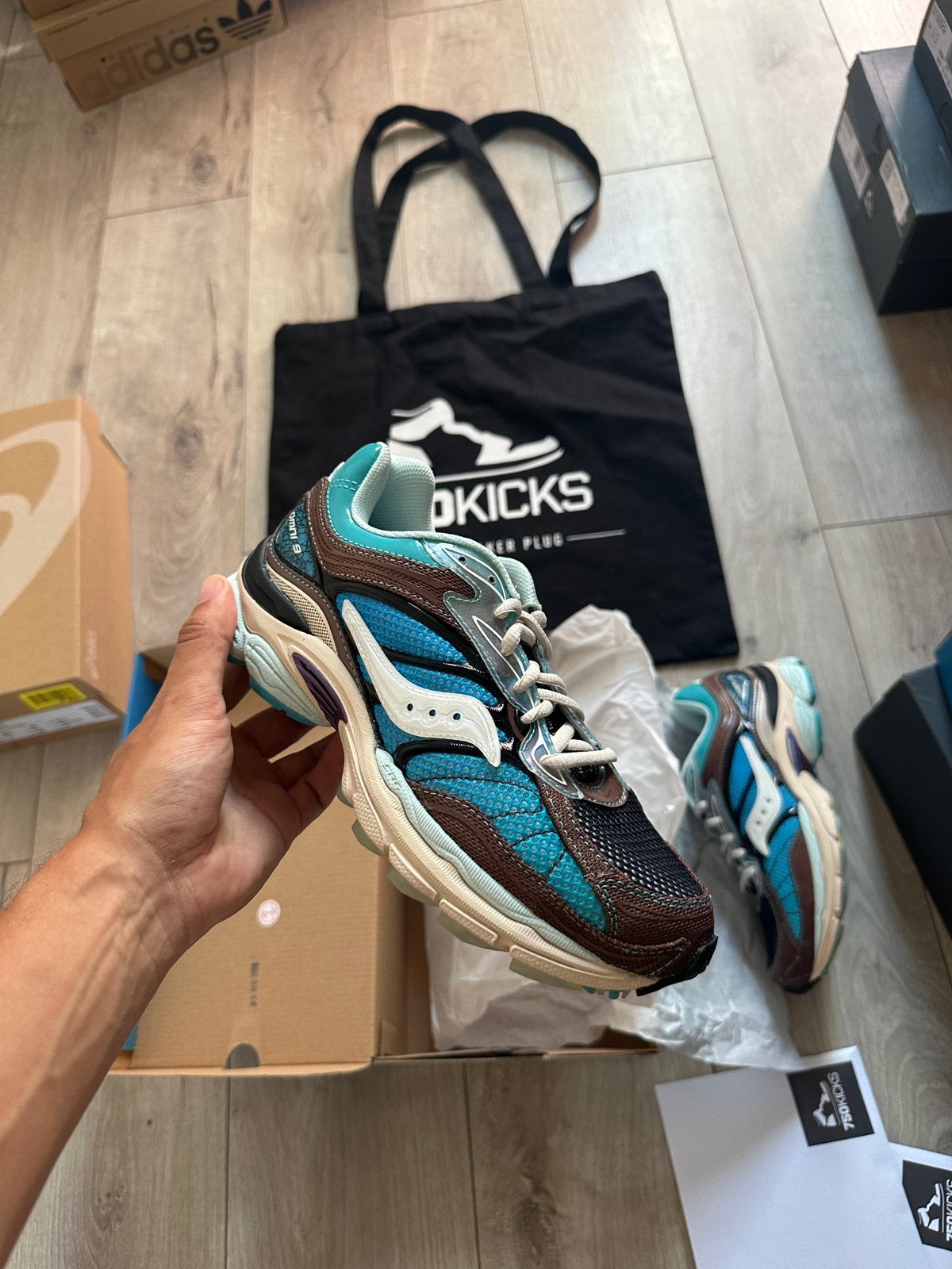 Saucony ProGrid Omni 9 Footpatrol Blue Brown Maat EU38, Nieuw, Ophalen of Verzenden, Sneakers of Gympen, Saucony