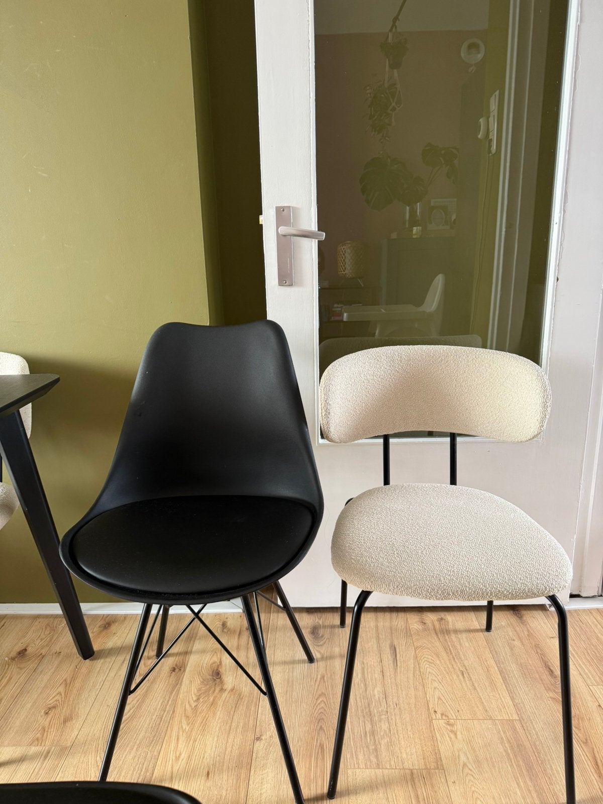 4 stuk eetkamerstoelen, Ophalen, Zo goed als nieuw, Grijs, Twee