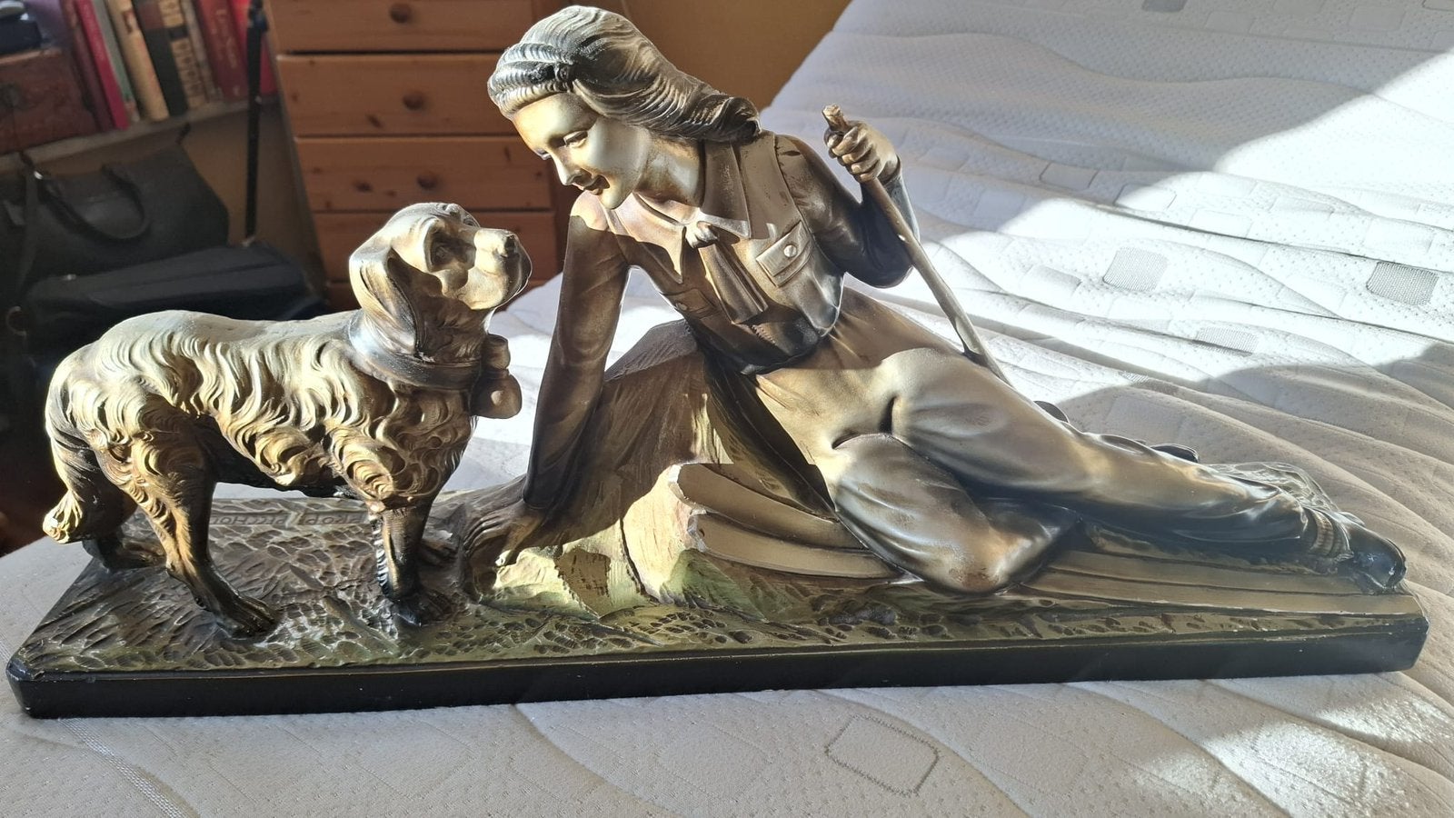 Art deco beeld vrouw hond, Ophalen, Art deco, Gips, Gepatineerd