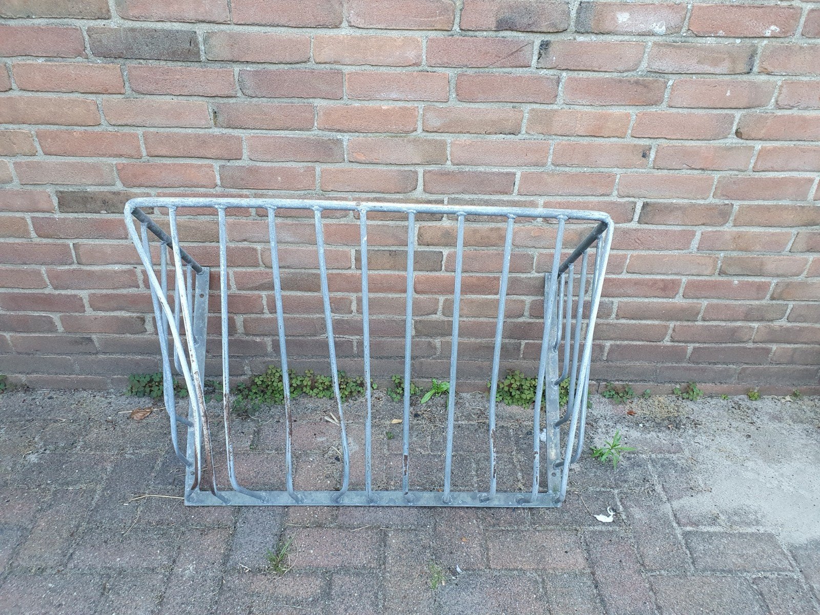 Gegalvaniseerde hooiruif, Ophalen