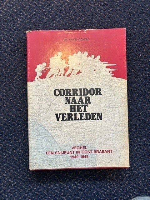 Corridor naar het verleden (Veghel)., Boeken, Ophalen of Verzenden, Tweede Wereldoorlog, Zo goed als nieuw
