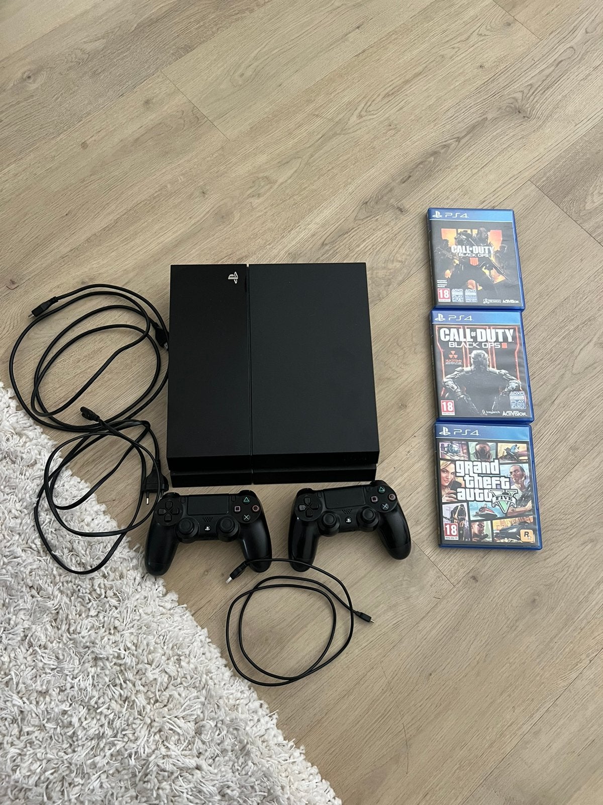 Playstation 4 - 2 controllers - 3 games, Met 2 controllers, Ophalen of Verzenden, Zo goed als nieuw, Original