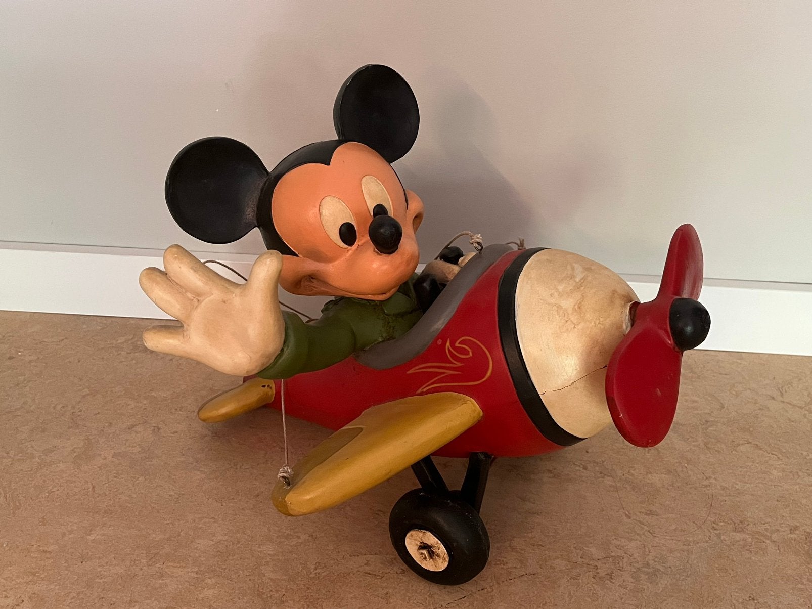 Mickey mouse in vliegtuig, org Disney, Ophalen of Verzenden, Mickey Mouse, Zo goed als nieuw, Beeldje of Figuurtje