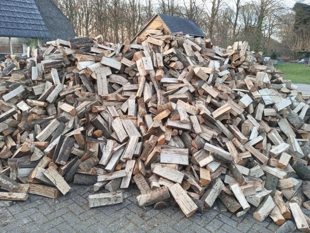 Vers gekloofd haardhout: Eiken, Beuken en Es, Tuin en Terras, Haardhout, 6 m³ of meer, Ophalen of Verzenden, Eikenhout