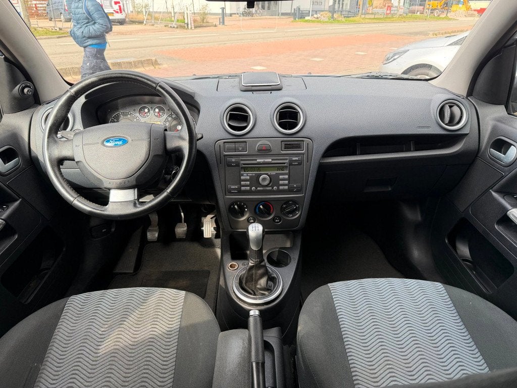 Ford Fusion 1.4-16V Futura Airco|Elektrisch pak|Garantie, Auto's, Ford, Voorwielaandrijving, Gebruikt, 49 €/maand, Bedrijf