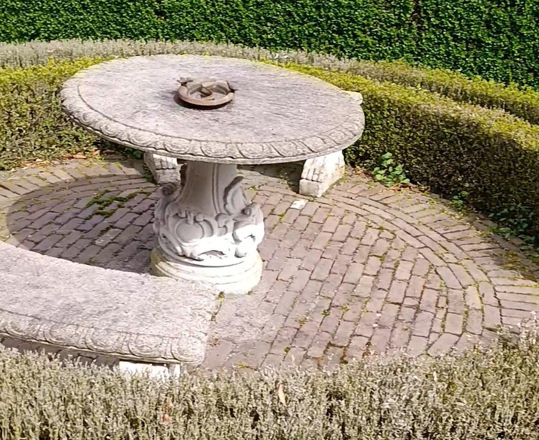 Antieke ornamenten stenen beton tuintafel met bankjes, Ophalen, Gebruikt, Rond, Overige materialen