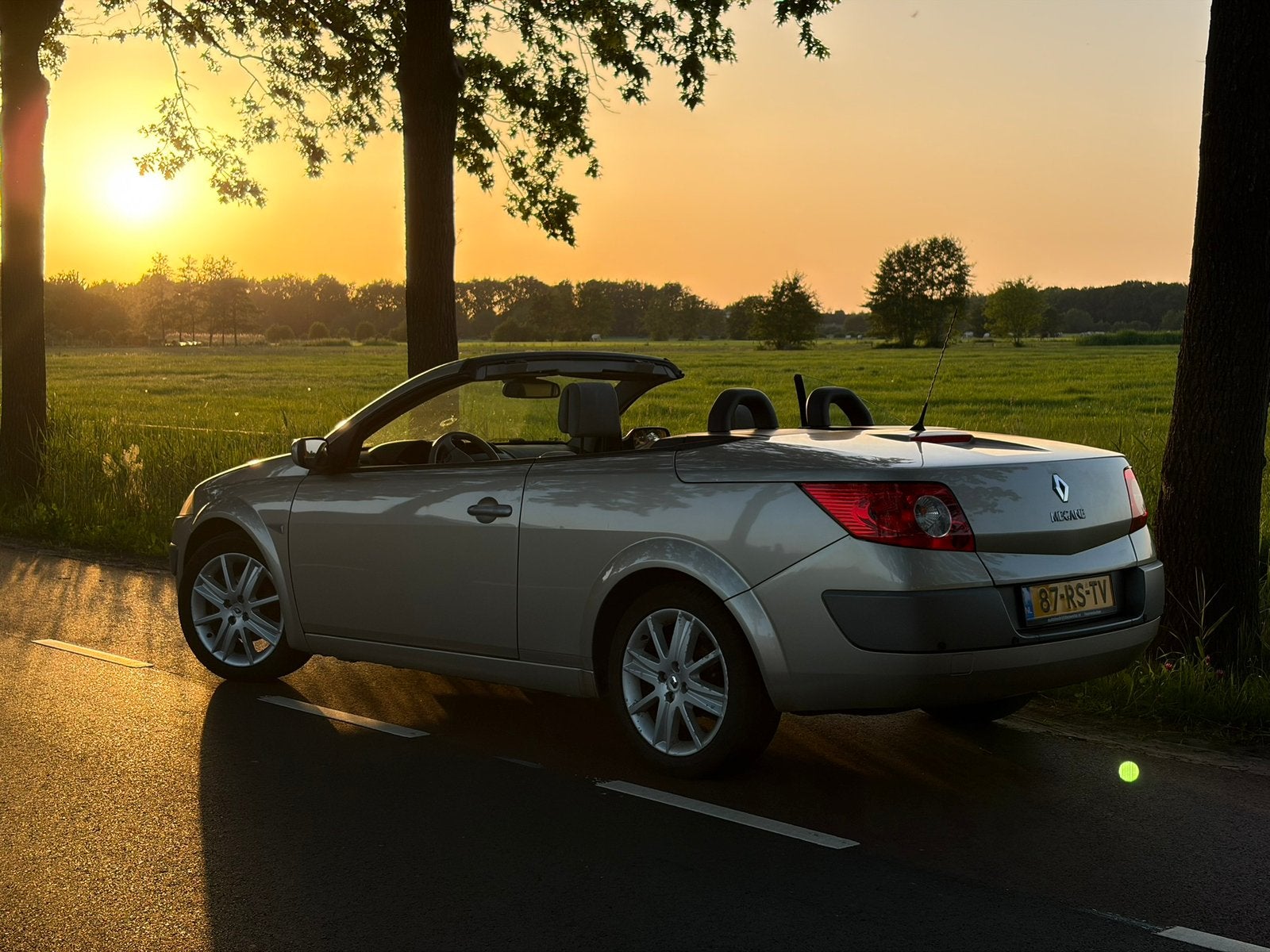 Renault Mégane 2.0 16V Cabrio - APK tm Maart-2027, Voorwielaandrijving, 1998 cc, 4 cilinders, Cabriolet