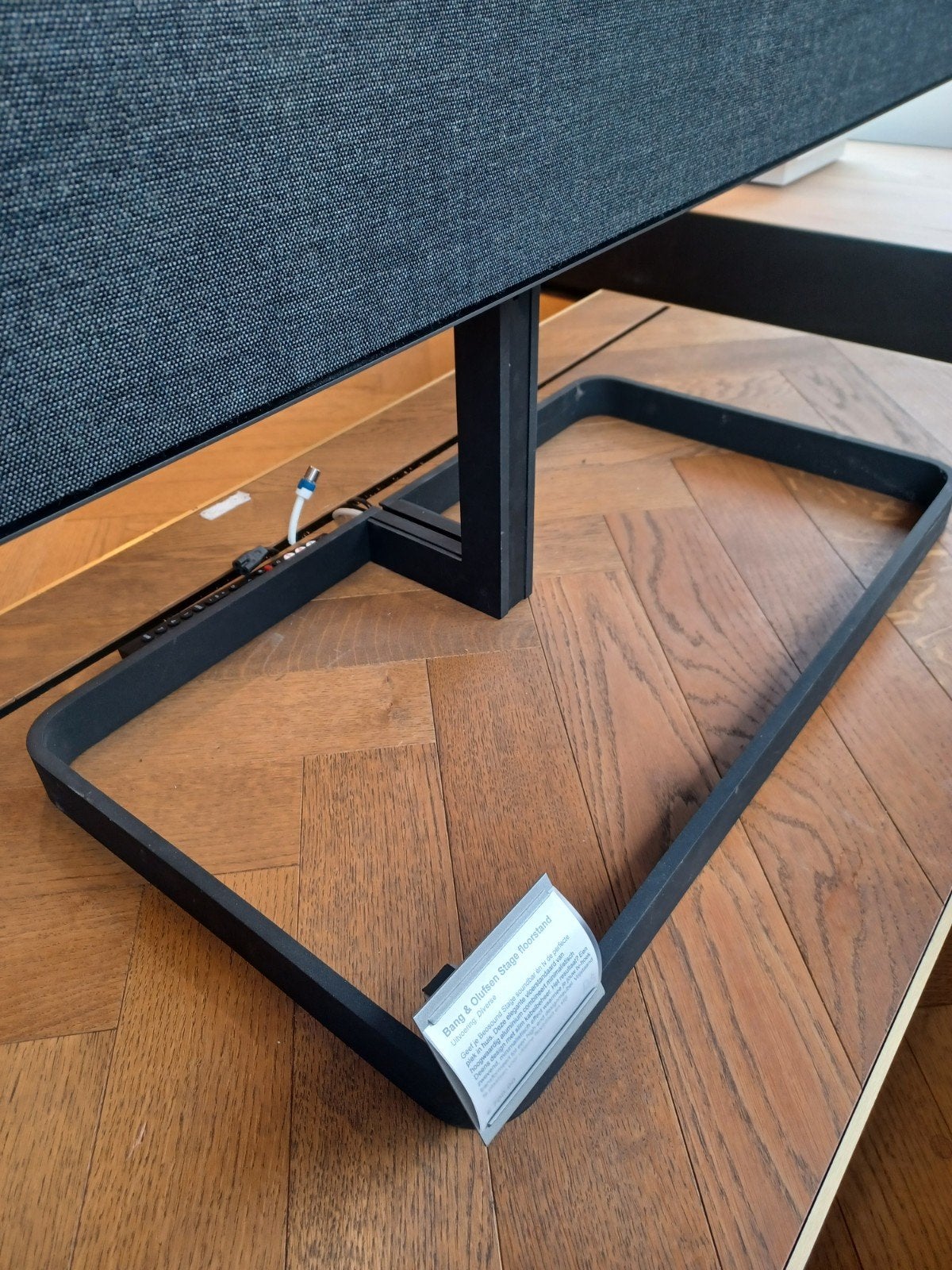 Bang & Olufsen Stage vloerstandaard - demomodel, Gebruikt, Struer, Denemarken, Bang & Olufsen, Info@bang-olufsen.com