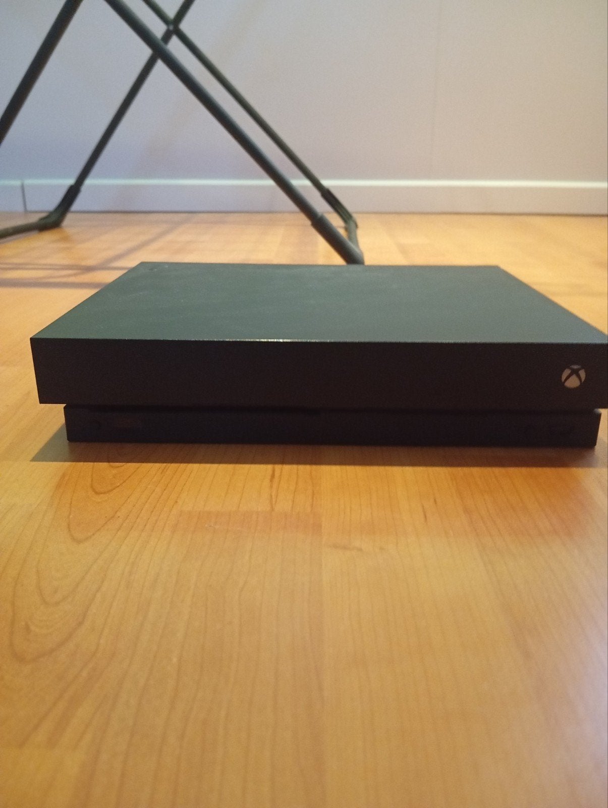 Xbox One X met 2 controllers, Spelcomputers en Games, 2 spelers, Ophalen of Verzenden, Zo goed als nieuw, Eén computer