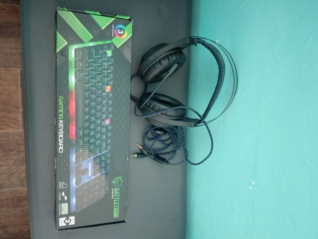 Gaming headset+keyboard, Ophalen, Gaming
