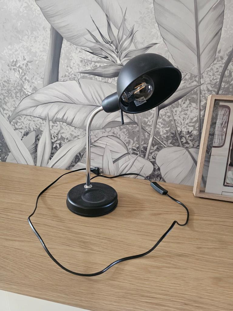 Zwarte bureaulamp met flexibele arm, Gebruikt, Modern, Industrieel, Ophalen of Verzenden, Minder dan 50 cm