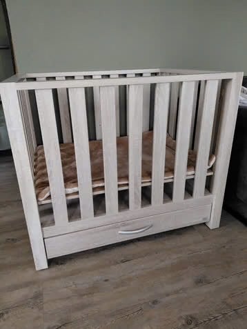 TWF babybox grijs eiken / taupe. In goede staat., Kinderen en Baby's, Boxen, Ophalen, Gebruikt, Lade